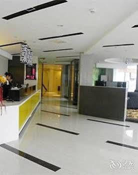 The Seven Hotel Yichang Exteriör bild